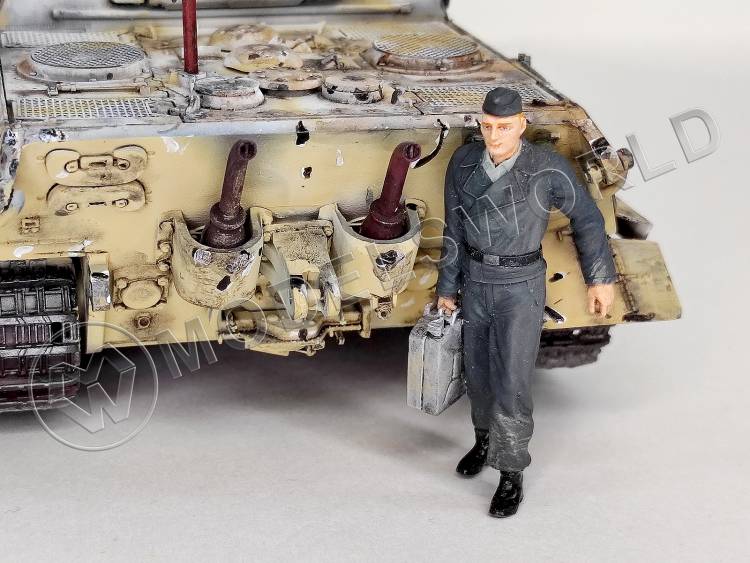 Фигура танкиста, Германия, лето 1943 г., поза 3. Масштаб 1:35 - фото 1