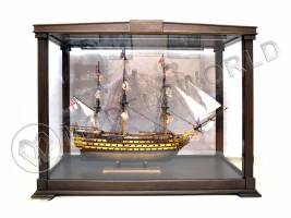 Модель линейного корабля HMS Victory (в футляре). Масштаб 1:84