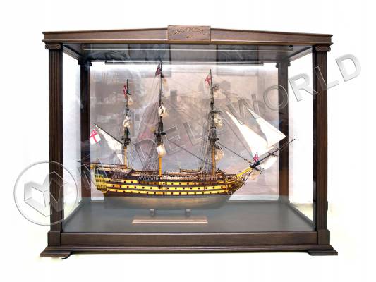 Модель линейного корабля HMS Victory (в футляре). Масштаб 1:84