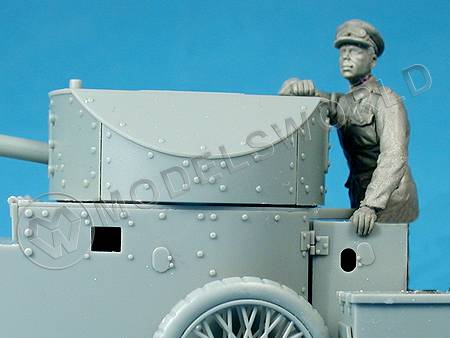 Фигура члена экипажа британского бронеавтомобиля №1. Масштаб 1:35 - фото 1
