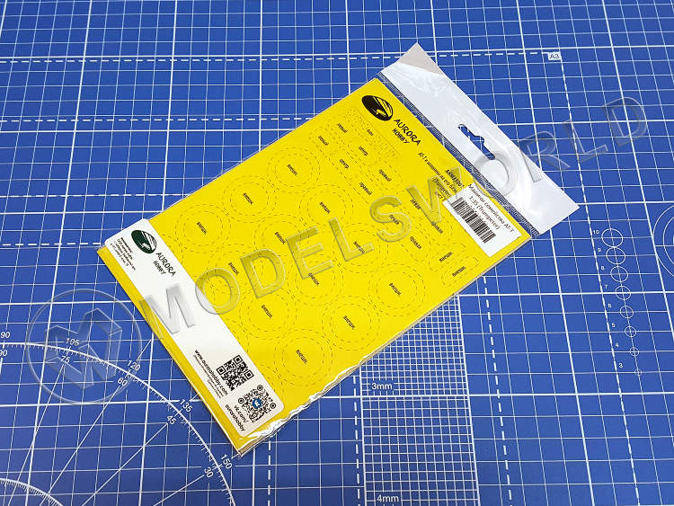 Окрасочная маска на машины семейства АТ-Т (катки+стекла), Trumpeter. Масштаб 1:35 - фото 1