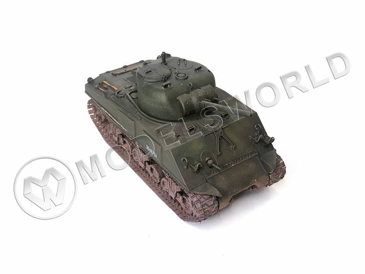 Готовая модель британский танк Шерман (M4A3 105 мм) в масштабе 1:35 Готовая модель британский танк Шерман (M4A3 105 мм) в масштабе 1:35 - фото 1