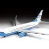 Склеиваемая пластиковая модель Пассажирский авиалайнер Боинг 737-700 С-40B. Масштаб 1:144